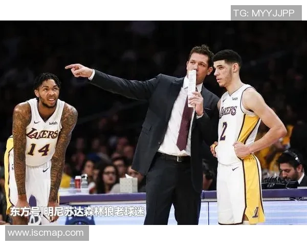 方硕的崛起之路：从默默无闻到篮球场上的闪耀明星