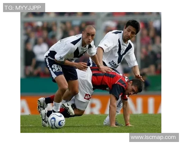 圣洛伦索与竞技的激烈对决揭示了足球战术的博弈与激情的碰撞